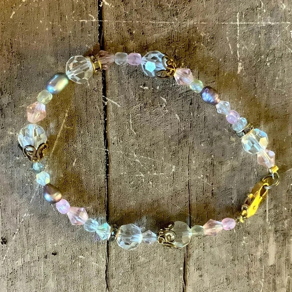 Handmade beaded Bracelet - Picture 1 of 3